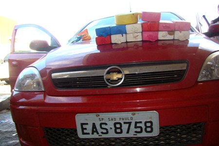 Polícia Civil : PC apreende 14 kg de drogas com traficantes que vinham de SP para SE